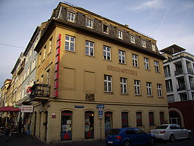 Foto der Hirschapotheke in Würzburg