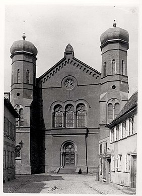 Schwarz-Weiß Foto der Synagoge von Homburg