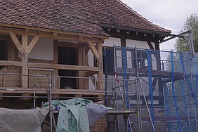 Außenansicht der Ostfassade mit Fachwerk