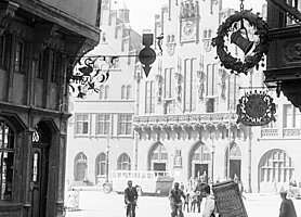 Schwarz-Weiß Bild des Römberbergs in Frankfurt.